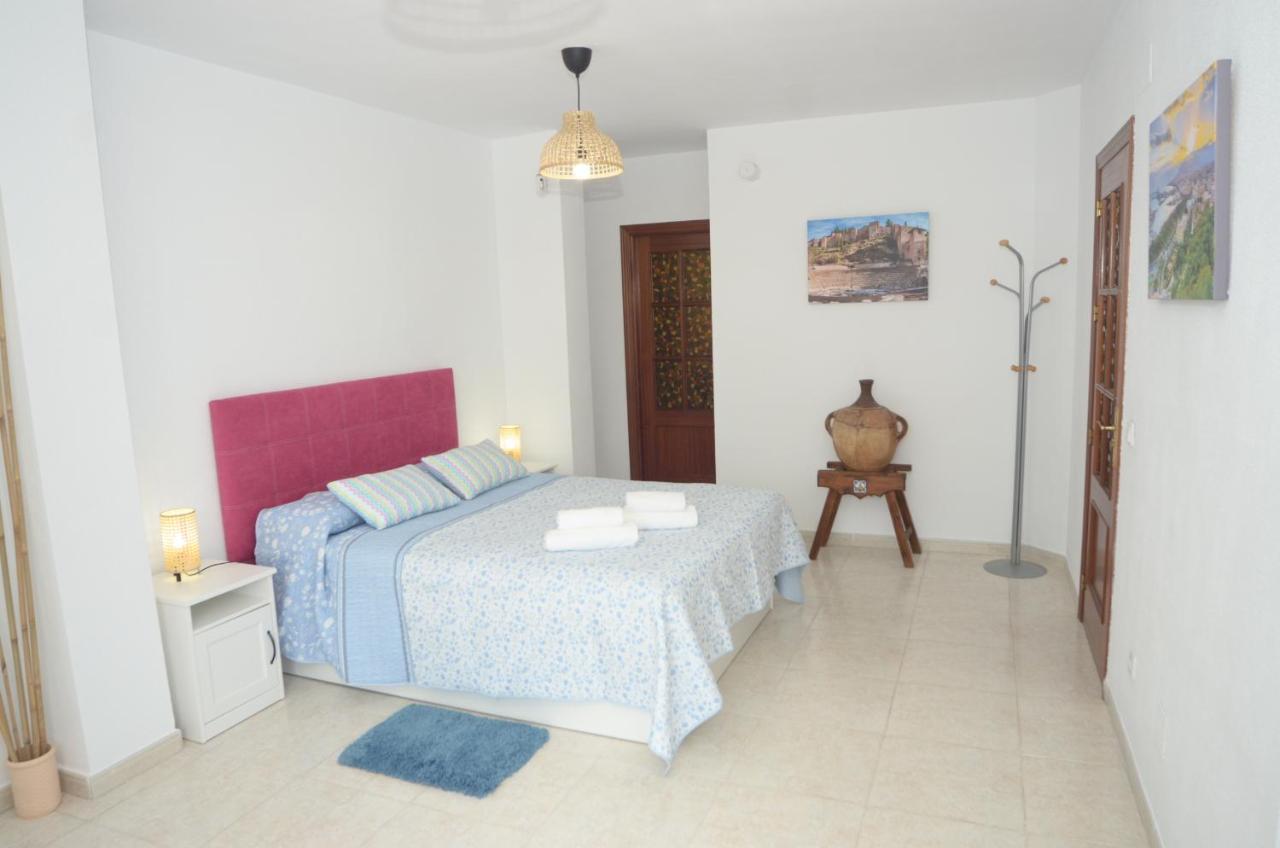 Habitacion Grande Con Terraza Privada, Malaga Centro Málaga Exterior foto